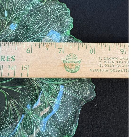 Vintage Indiana Green Depression Glass Pebble Leaf Twiggy Uranium Vaseline - Picture 4 of 4